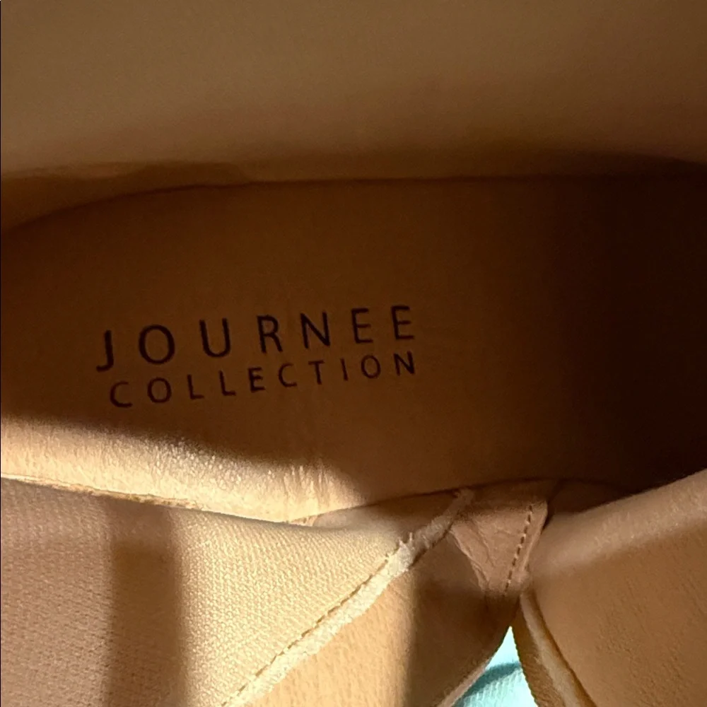 New Journee Womens Hazara Square ToeBlock Heel Ankle Booties‎ Tan Velvet 10